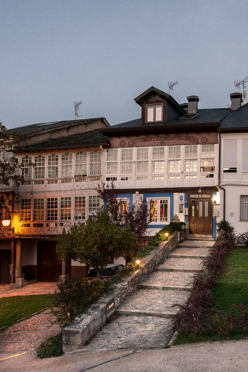 Micro-Hostal La Puerta Del Perdon Villafranca Del Bierzo Exterior foto