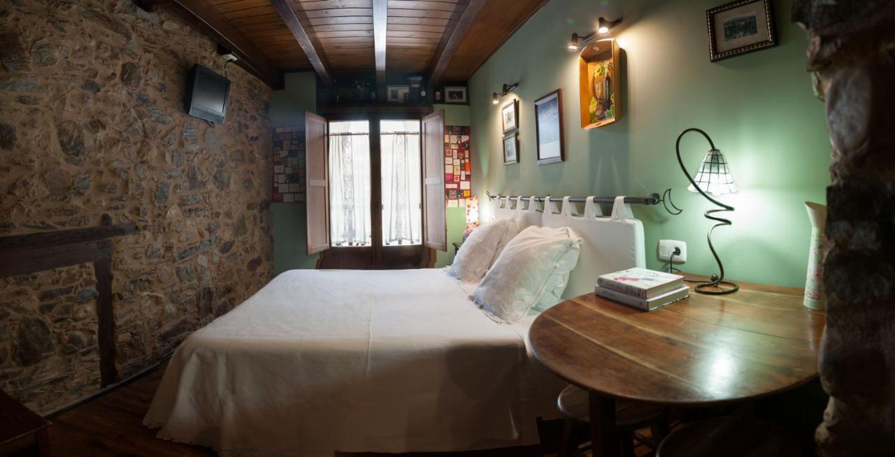 Micro-Hostal La Puerta Del Perdon Villafranca Del Bierzo Exterior foto