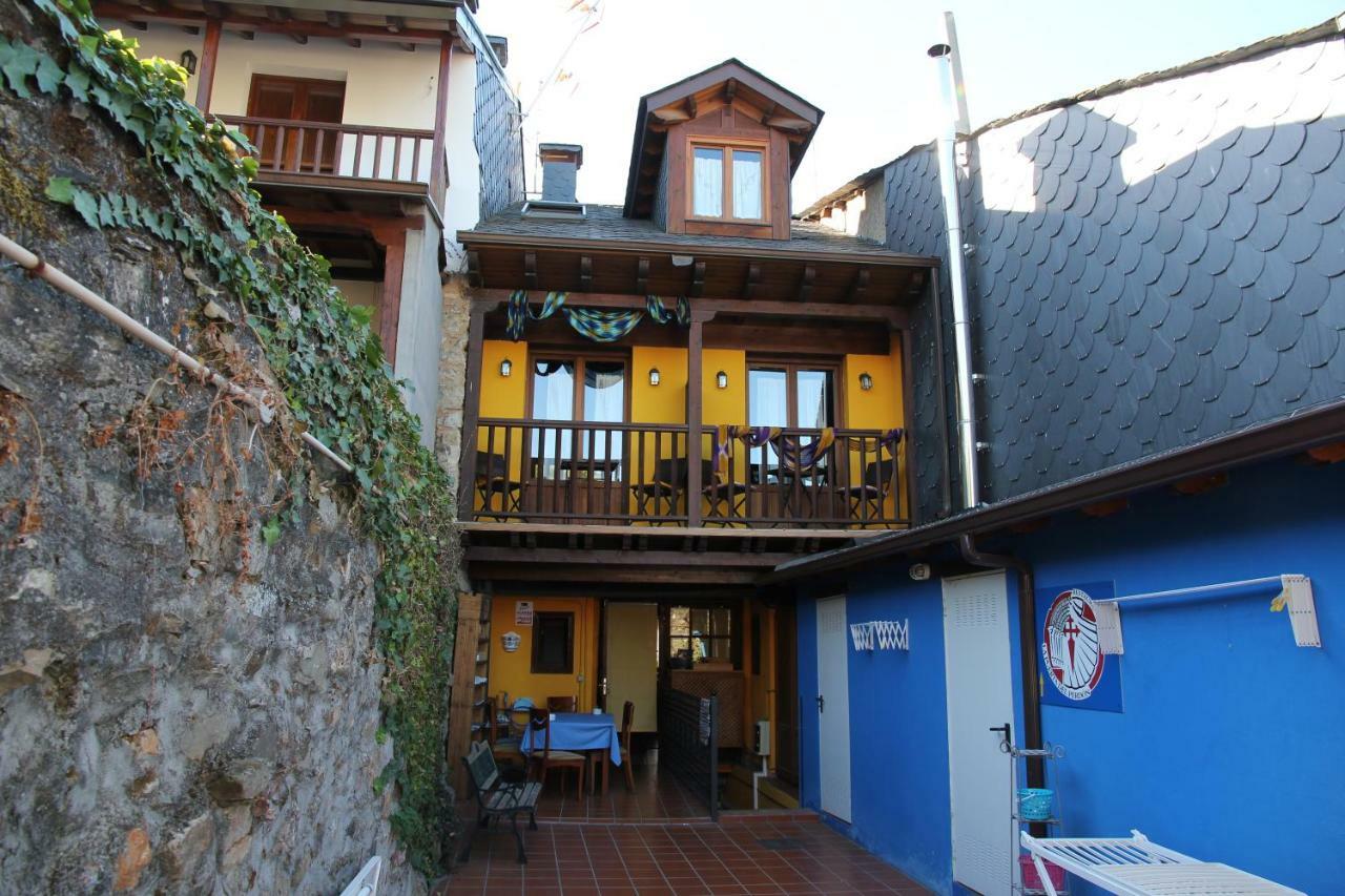 Micro-Hostal La Puerta Del Perdon Villafranca Del Bierzo Exterior foto
